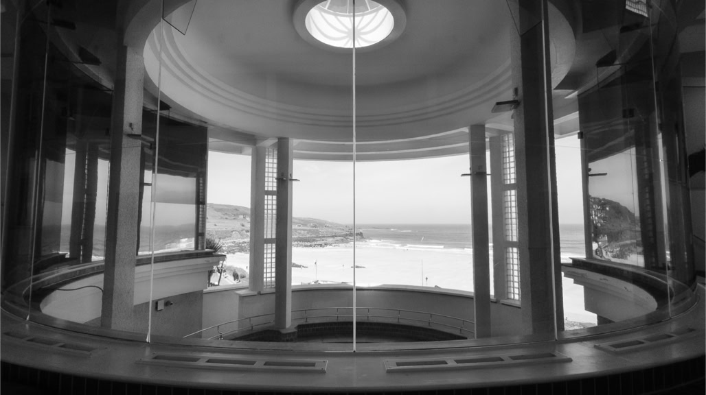 UK, beach, black and white, bw, cornouailles, cornwall, england, fenêtre, monochrom, monochrome, noir et blanc, plage, saint ives, tate museam, united kingdom, window
