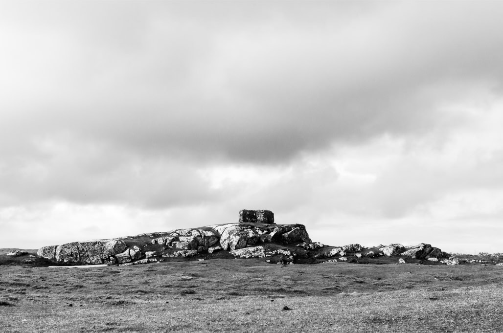 Ireland, Irlande, connemara, lande, moor, rocher, rock, noir et blanc, black and white, monbochrome, monochrom, bw