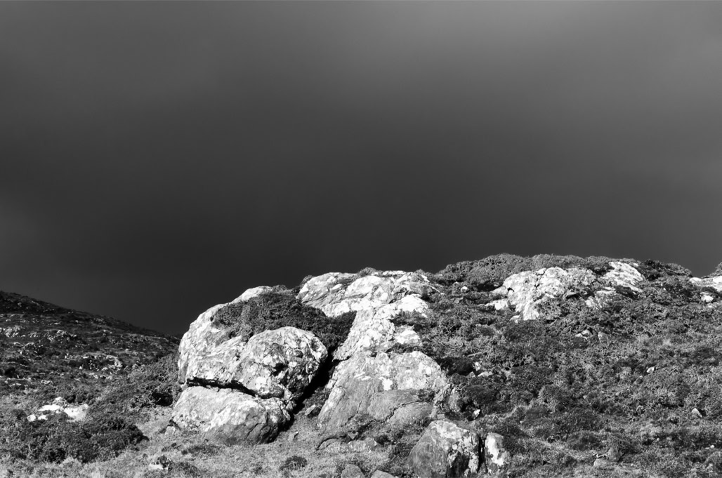 Ireland, Irlande, connemara, lande, moor, rocher, rock, noir et blanc, bw, black and white, monochrom, monochrome