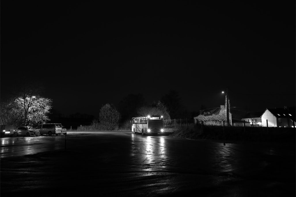 autocar, black and white, bretagne, brittany, bus, bw, light, lumière, monochrom, monochrome, night, noir et blanc, nuit, parking
