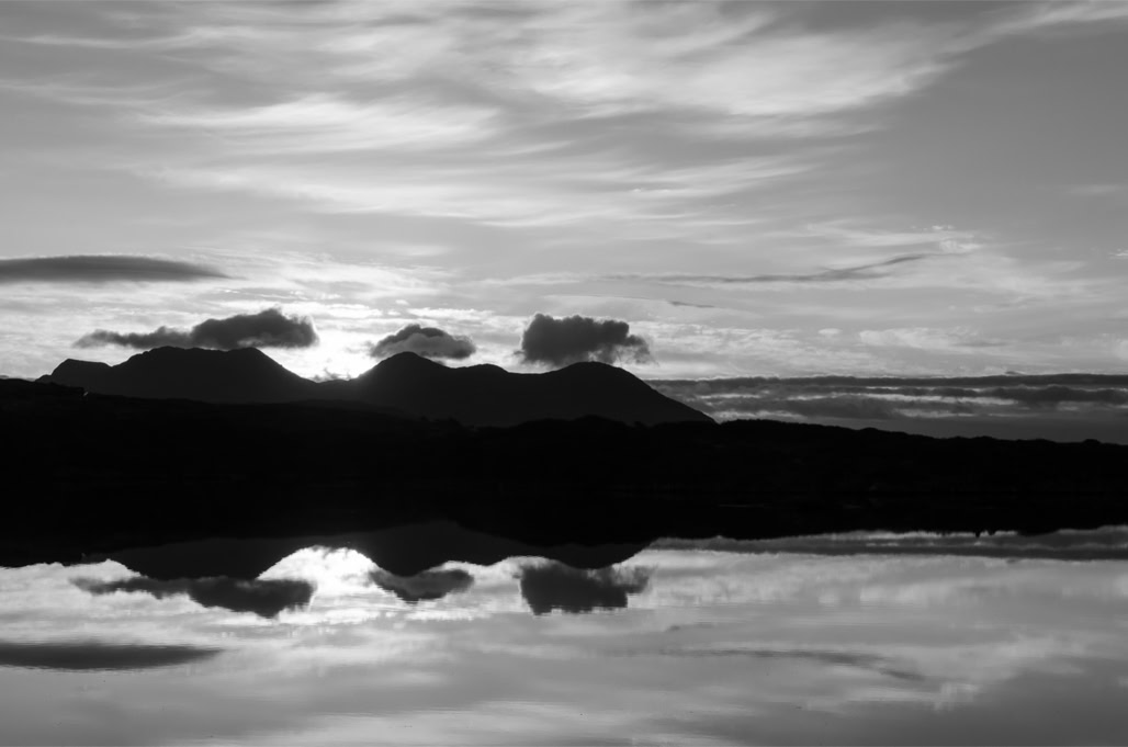 Ireland, Irlande, aube, black and white, bw, cloud, connemara, dawn, monochrom, monochrome, montagne, mountain, noir et blanc, nuage, paysage landscape