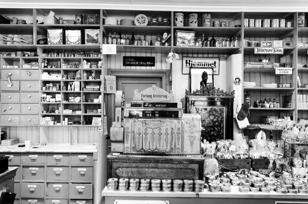black and white, bw, lofoten, magasin, monochrom, monochrome, noir et blanc, norvège, norway, store