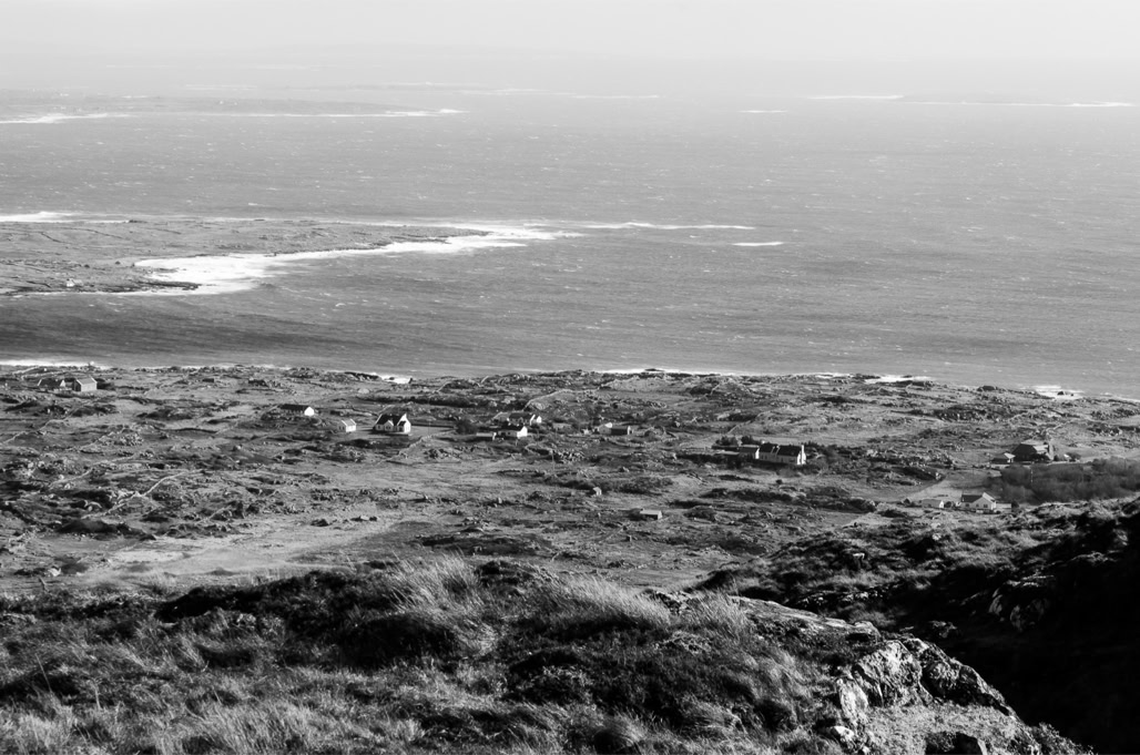 Ireland, Irlande, black and white, bw, connemara, house, lande, maison, monochrom, monochrome, moor, noir et blanc, ocean, paysage landscape