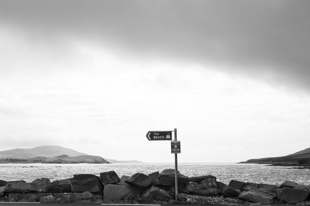 Ireland, Irlande, black and white, bw, kerry, monochrom, monochrome, noir et blanc, oretail photography, panneau, valentia island
