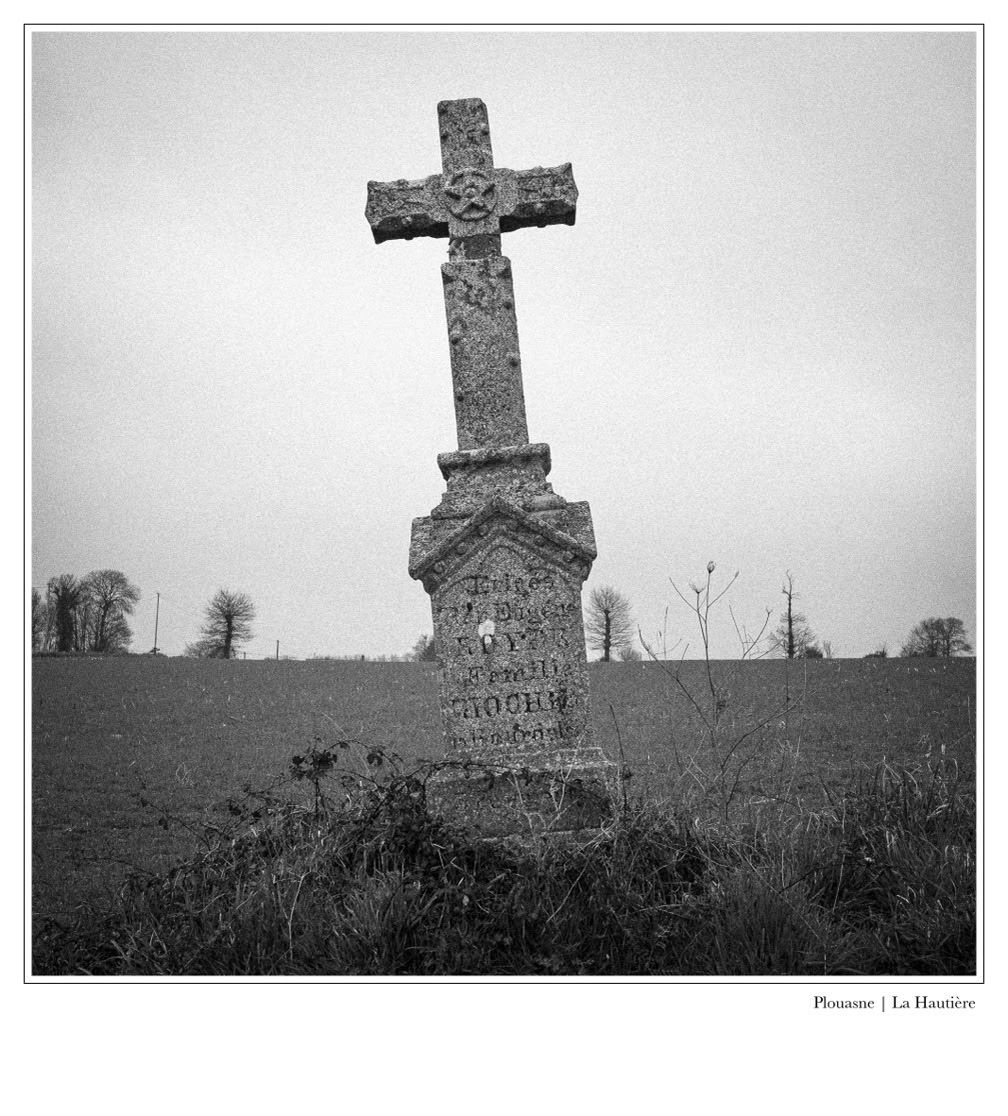 oretail photography,  olivier retail, black and white, bretagne, brittany, bw, calvaire, calvary, croix, cross, monochrom, monochrome, noir et blanc