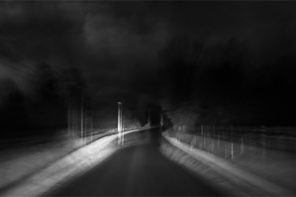 arbre, black and white, bretagne, brittany, bw, diaoul, monochrom, monochrome, noir et blanc, pole, poteau, road, route, tree