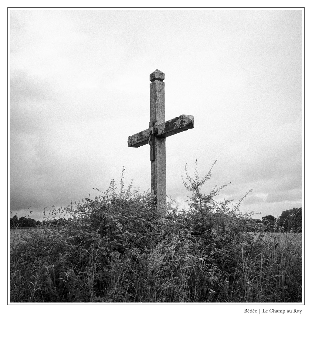 black and white, bretagne, brittany, bw, calvaire, calvary, croix, cross, monochrom, monochrome, noir et blanc