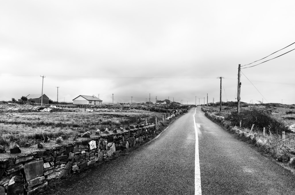 Ireland, Irlande, black and white, bw, connemara, house, maison, monochrom, monochrome, noir et blanc, paysage landscape, road, route