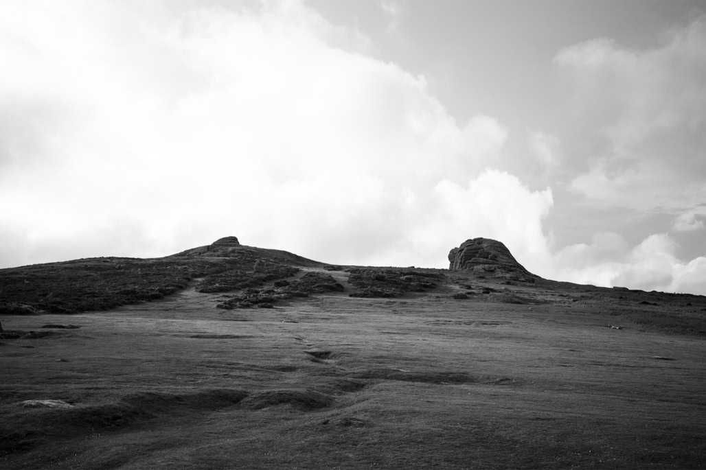 UK, black and white, bw, dartmoor, devon, england, haytor rocks, lande, monochrom, monochrome, moor, noir et blanc, rocher, rock, united kingdom