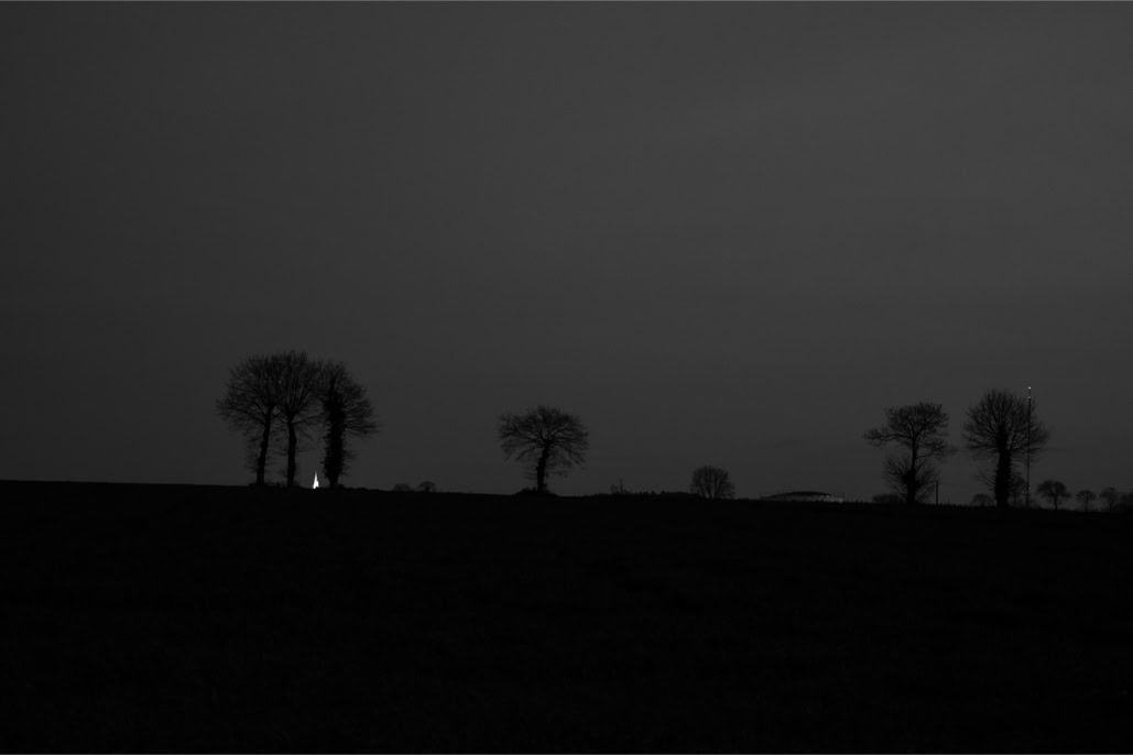 arbre, black and white, bretagne, brittany, bw, champ, church, crépuscule, diaoul, field, monochrom, monochrome, noir et blanc, tree, twilight, église