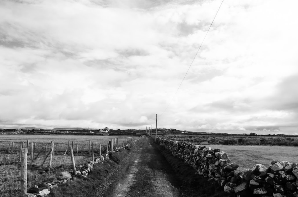 Ireland, Irlande, champ, connemara, field, fil électrique, house, maison, muret, pierre, pole, poteau, road, route, stone, wall, wire