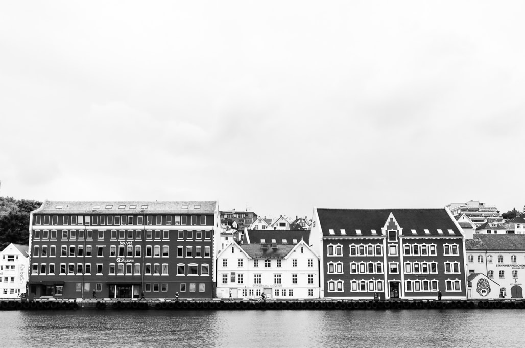 black and white, building, bw, harbour, immeuble, monochrom, monochrome, noir et blanc, norvège, norway, port, stavanger
