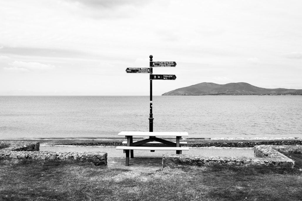 Ireland, Irlande, black and white, bw, kerry, monochrom, monochrome, noir et blanc, ocean, oretail photography, pole, poteau, waterville
