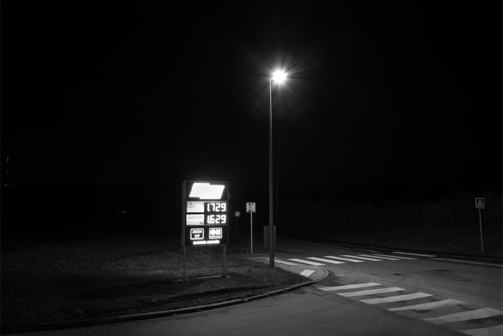 black and white, bretagne, brittany, bw, light, lumière, monochrom, monochrome, night, noir et blanc, nuit, panel, panneau