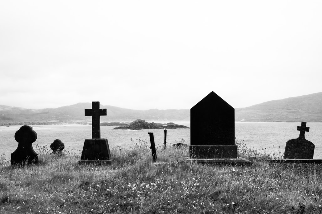 Ireland, Irlande, black and white, bw, cemetery, cimetière, derrynane, grave, monochrom, monochrome, noir et blanc, oretail photography, tombe