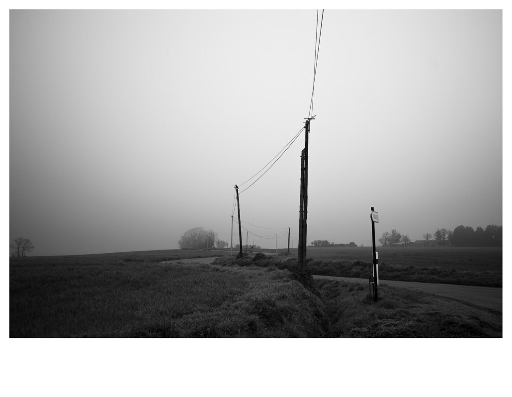black and white, bretagne, brittany, bw, champ, field, fil électrique, monochrom, monochrome, noir et blanc, pole, poteau, road, route, wire