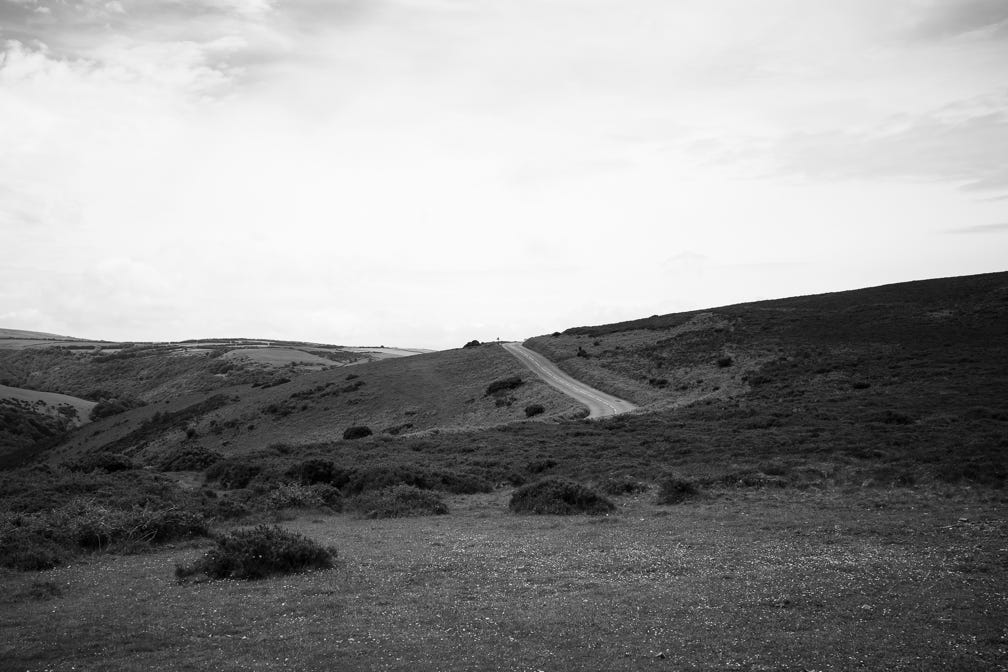 paysage, oretail photography,  olivier retail, black and white, bw, champ, devon, england, exmoor, field, lande, monochrom, monochrome, moor, noir et blanc, road, route, UK, united kingdom, landscape