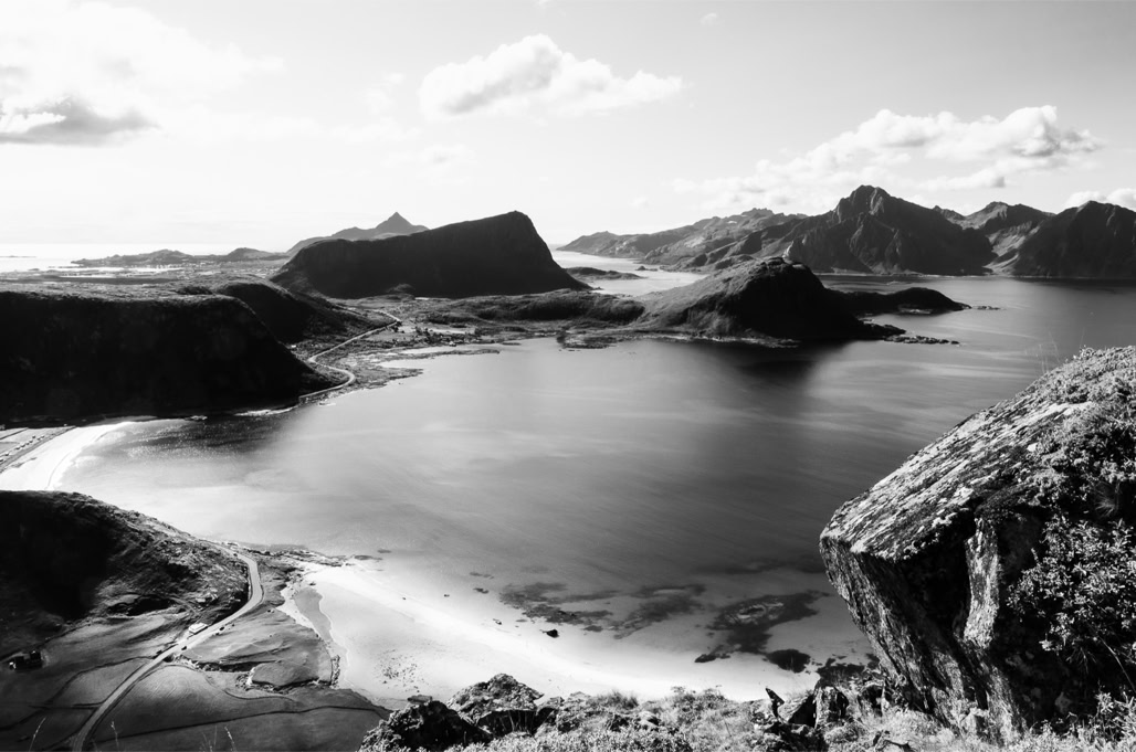 beach, black and white, bw, lofoten, monochrom, monochrome, montagne, mountain, noir et blanc, norvège, norway, ocean, plage