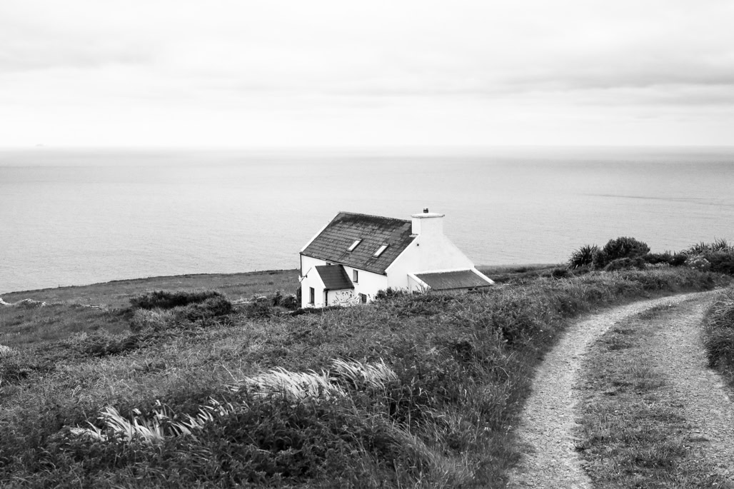 Ireland, Irlande, black and white, bw, house, kerry, maison, monochrom, monochrome, noir et blanc, ocean, oretail photography