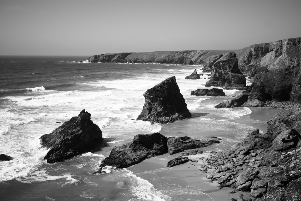 UK, beach, black and white, bw, cliff, cornouailles, cornwall, england, falaise, monochrom, monochrome, noir et blanc, plage, rocher, rock, united kingdom